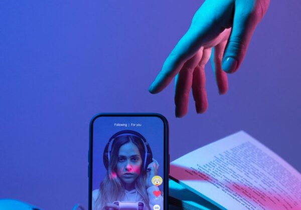Scroll-Stoppers That Sell: TikTok Ad Secrets You Need to Know